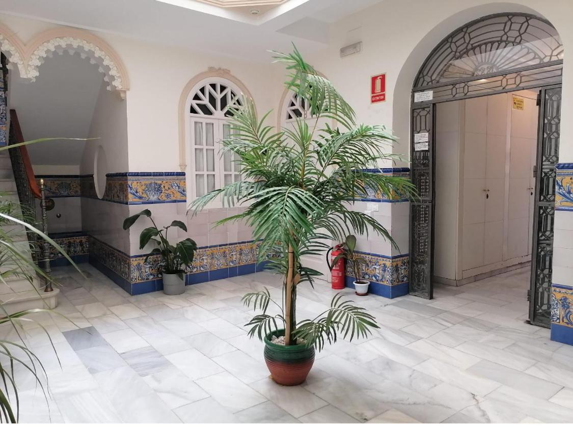 Liam Studio In Sevilla Centric Luaran gambar