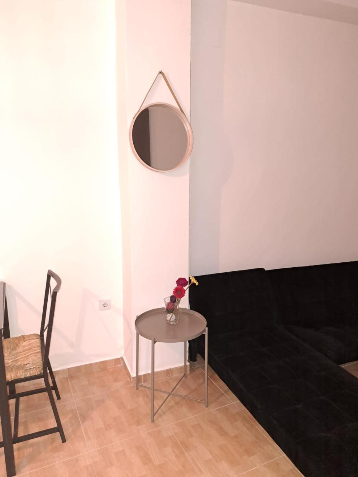 Liam Studio In Sevilla Centric Luaran gambar