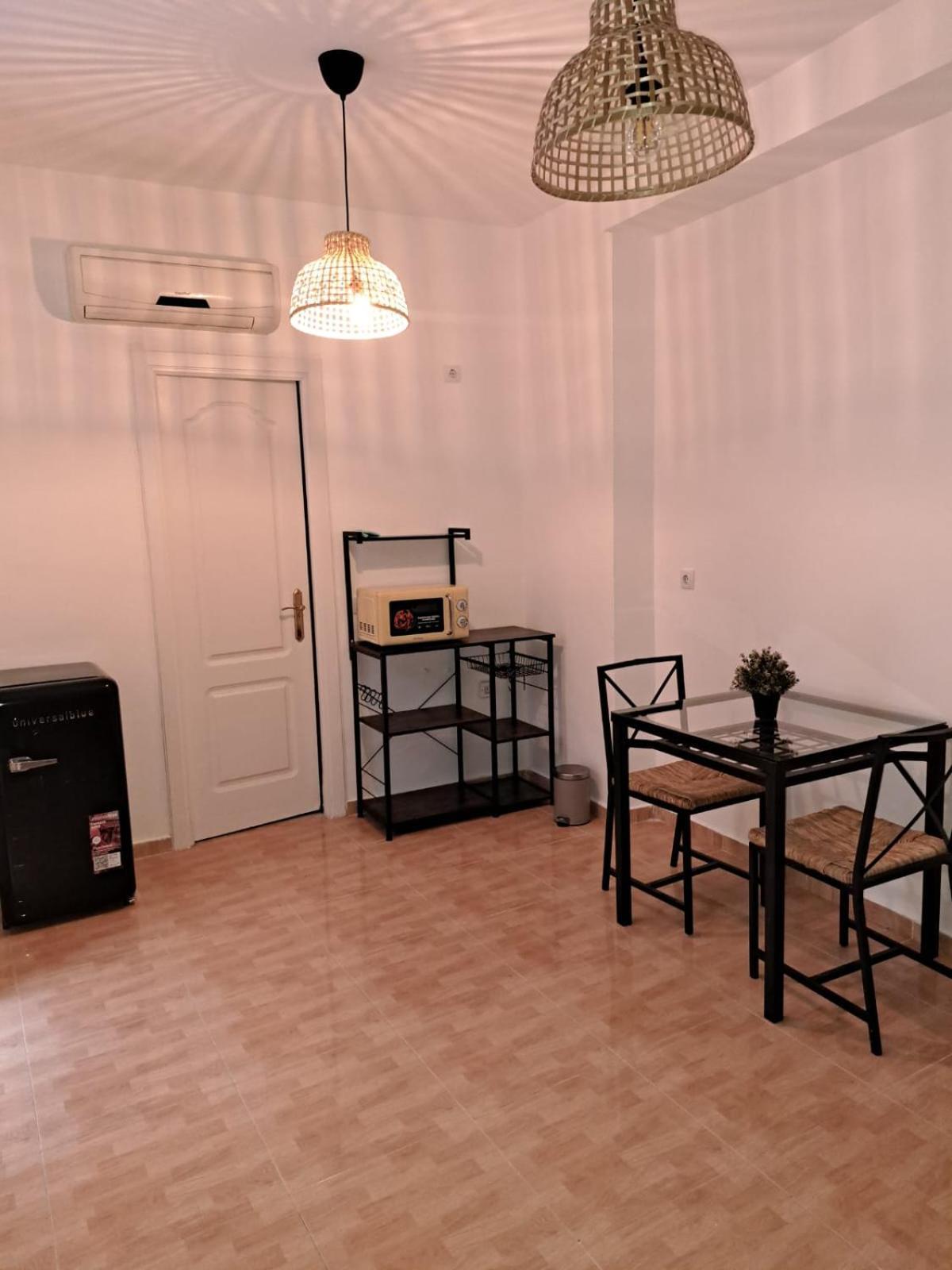 Liam Studio In Sevilla Centric Luaran gambar